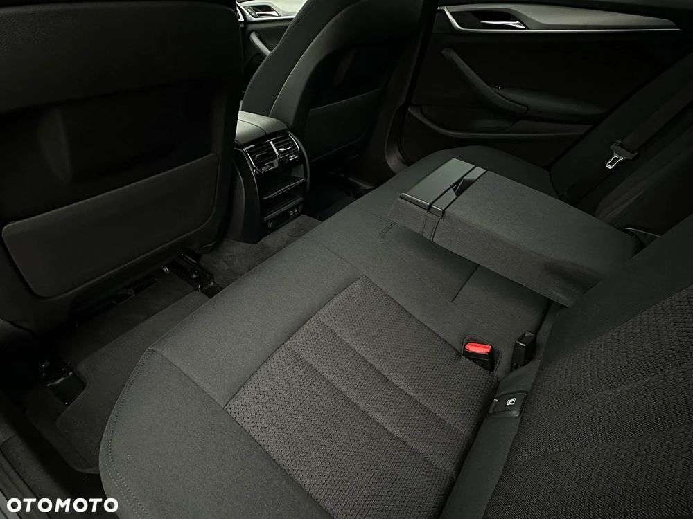 BMW Seria 5 520d xDrive Sport - 22