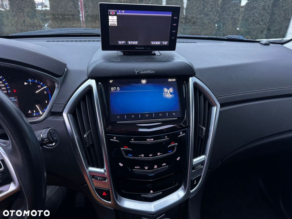 Cadillac SRX - 12