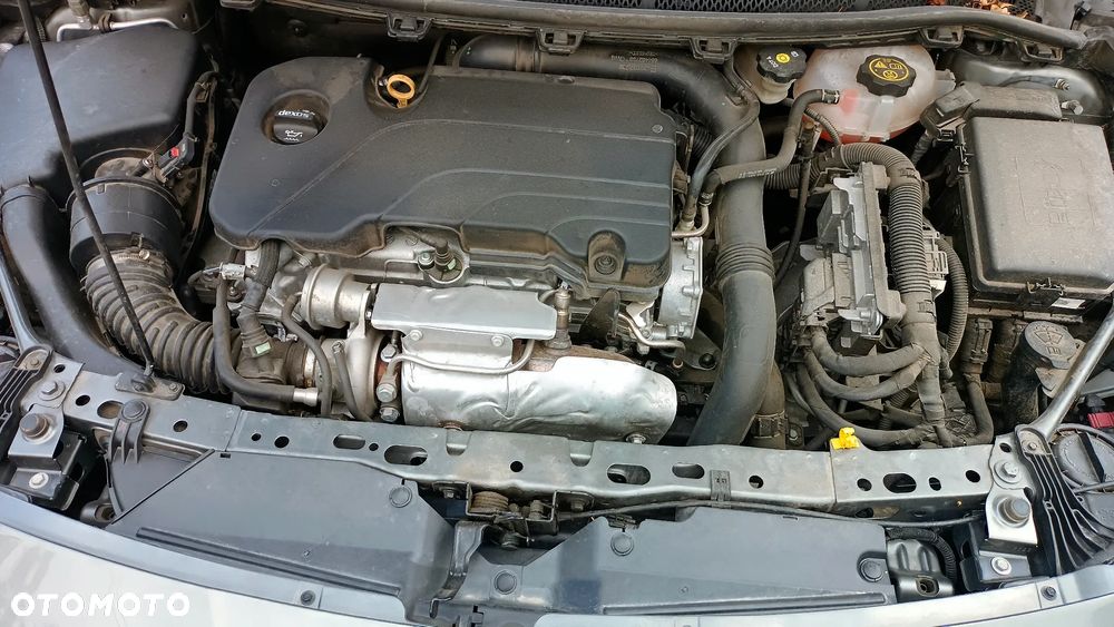 Opel Astra 1.4 T Elite S&S - 19