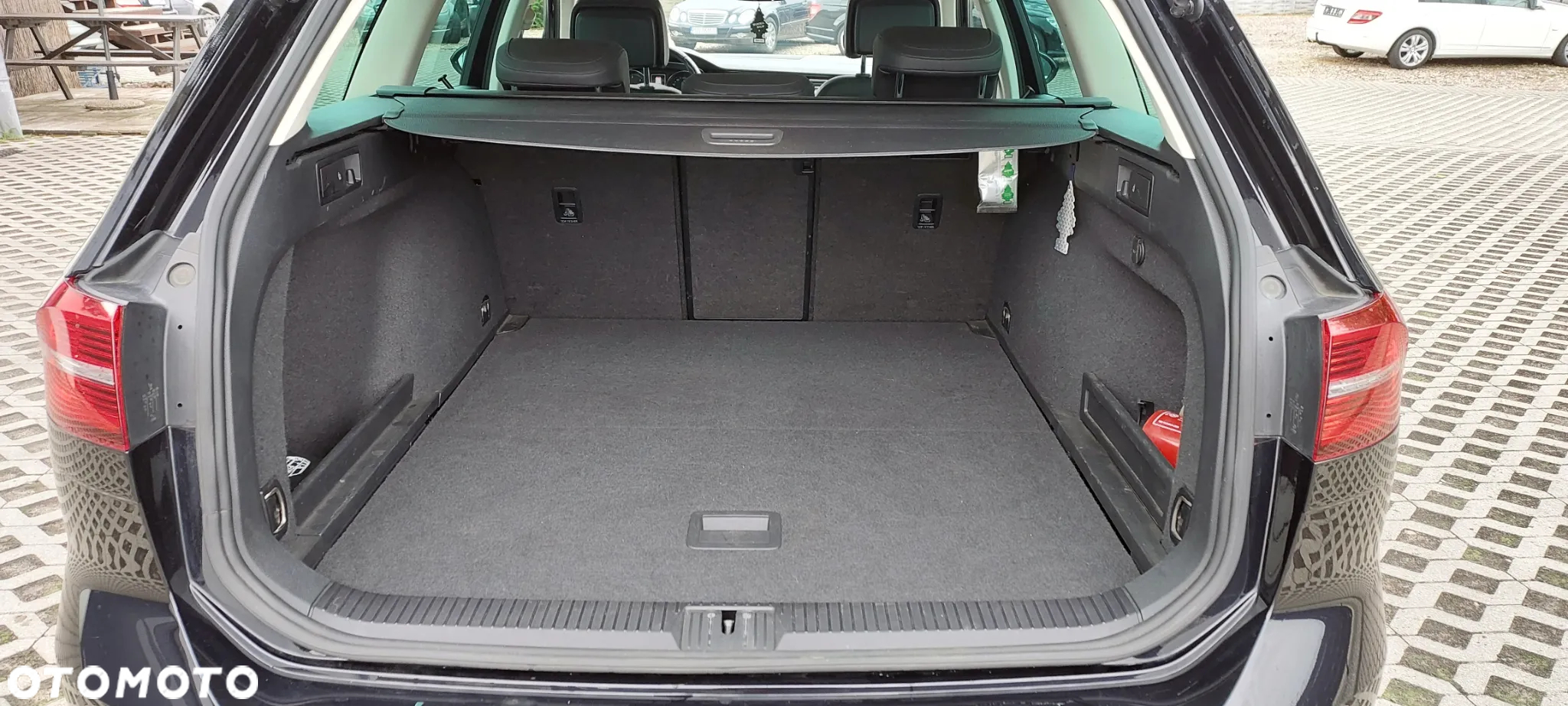 Volkswagen Passat - 31