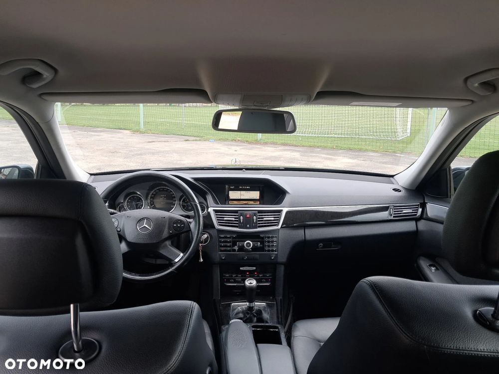 Mercedes-Benz Klasa E 250 CDI BlueEff - 17