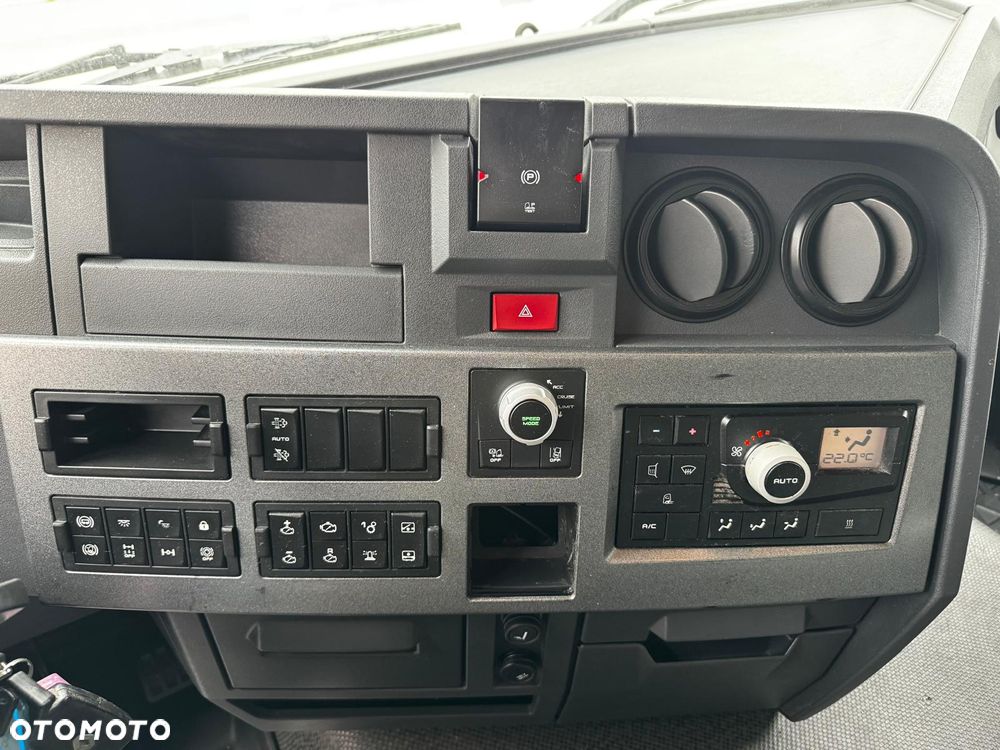 Renault T460 Sleeper Cab - 13