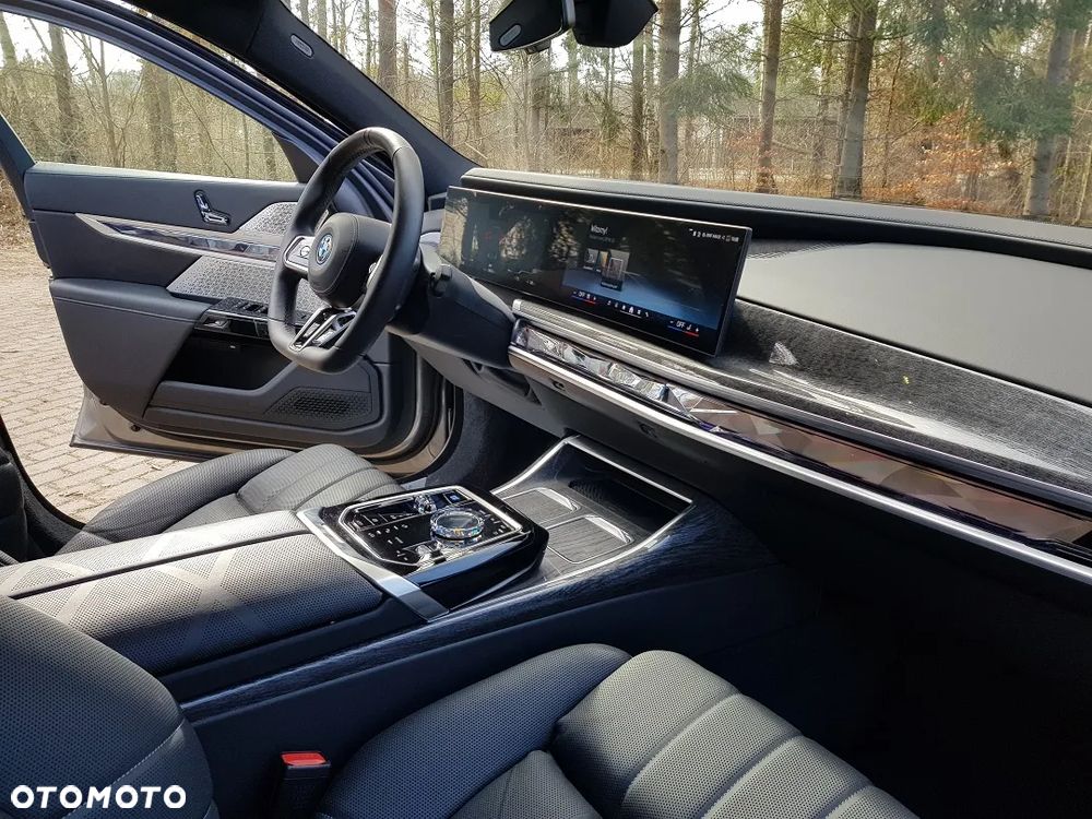 BMW i7 105.7kWh xDrive60 M Sport - 13