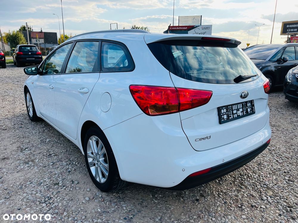 Kia Ceed 1.6 GDI SW Dream-Team Edition - 27