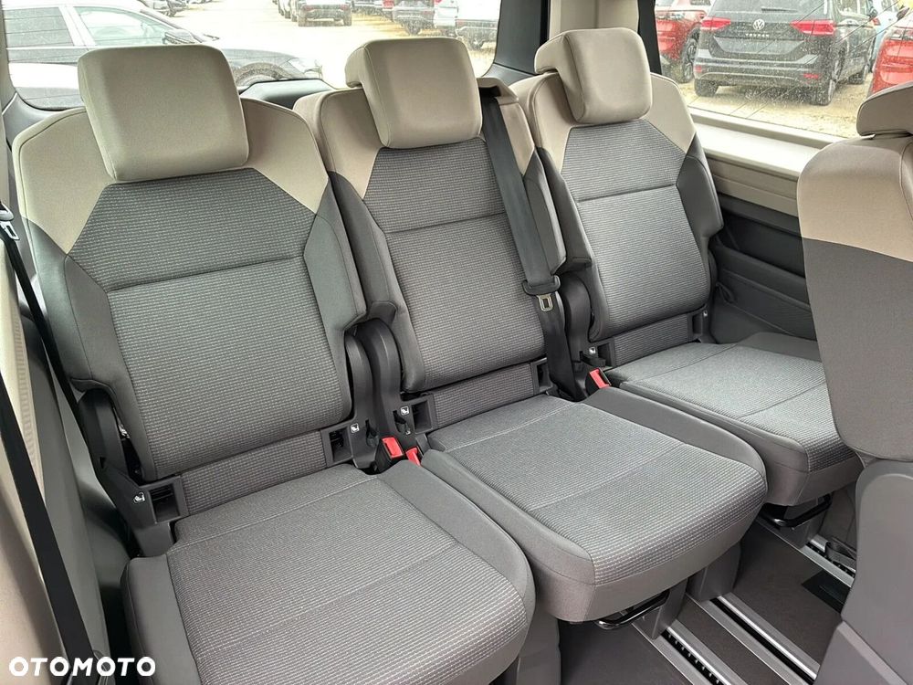 Volkswagen Multivan - 18