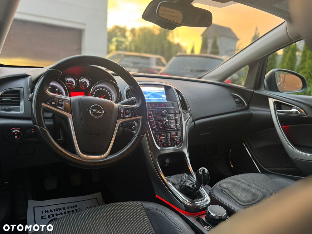 Opel Astra 2.0 CDTI Cosmo - 23