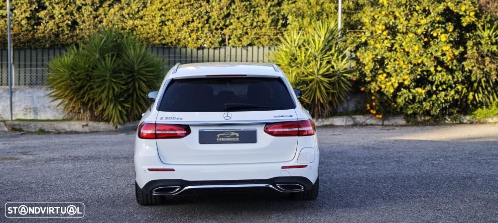 Mercedes-Benz E 300 de AMG Line - 4