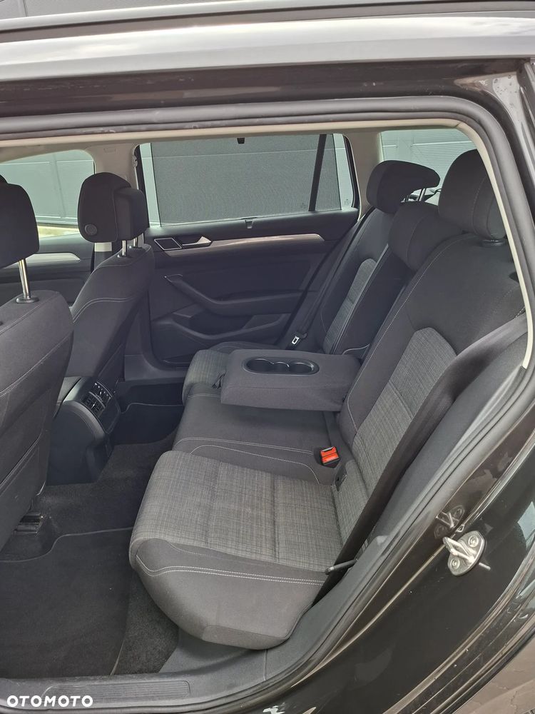 Volkswagen Passat Variant 2.0 TDI EVO Business DSG - 12