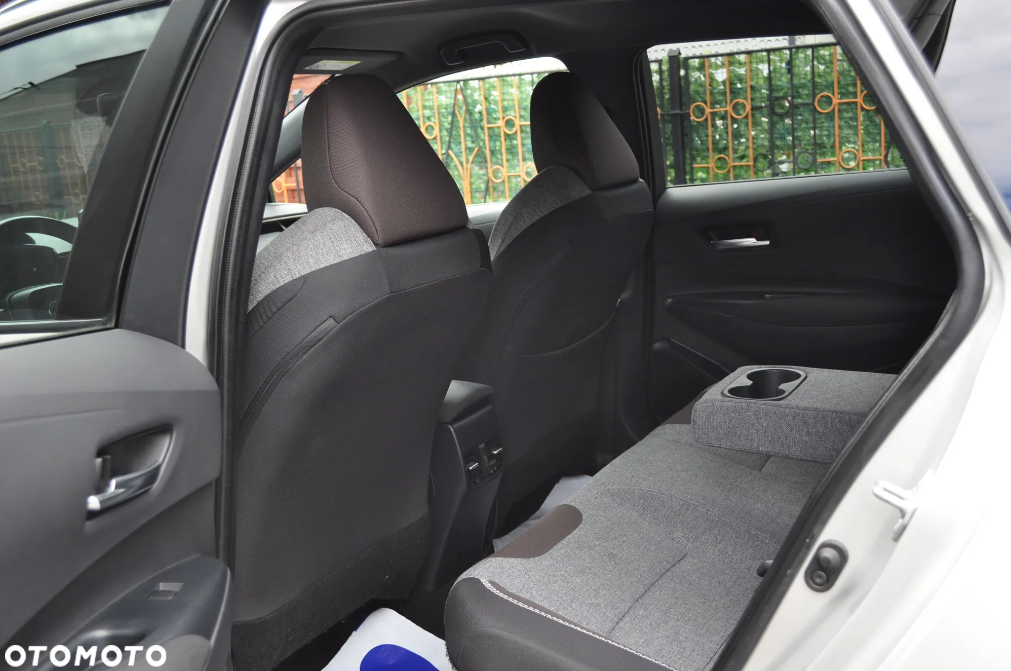Toyota Corolla 1.8 Hybrid Trek - 16