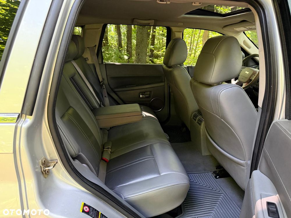 Jeep Grand Cherokee - 20