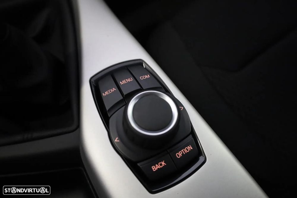 BMW 116 d EDynamics Advantage - 41