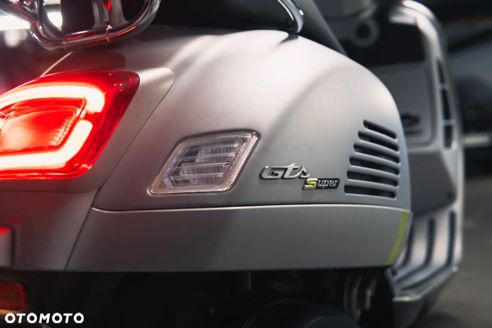 Vespa GTS - 16