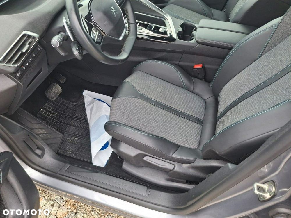 Peugeot 3008 - 11