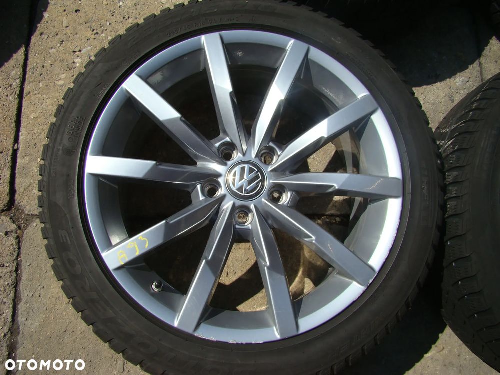a93 5x112 VW Passat B9 B8 Beetle T-Roc 8jx18 opony zima 235/45 - 2