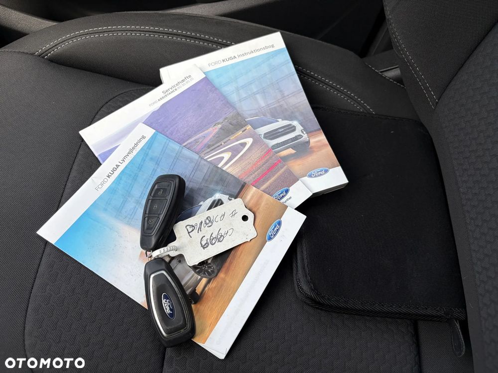 Ford Kuga - 36