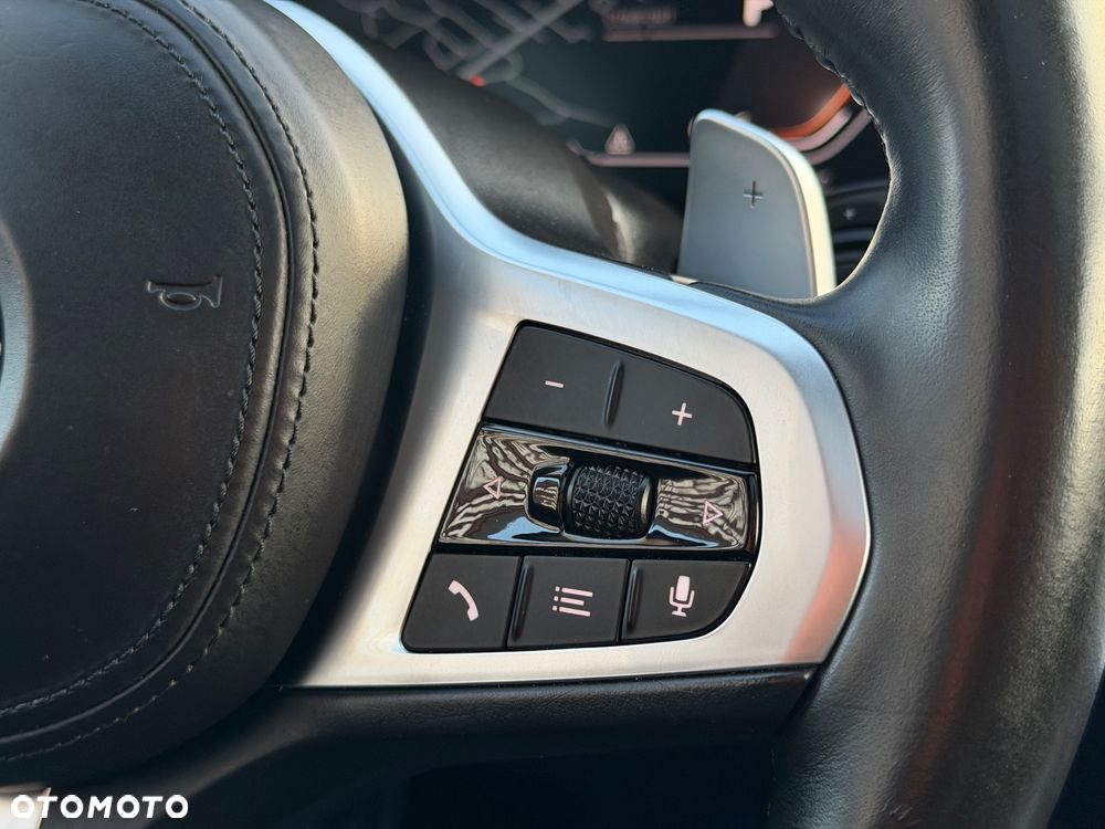 BMW Seria 3 320d M Sport - 26