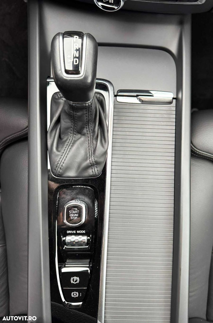 Volvo XC 60 D4 Momentum - 25