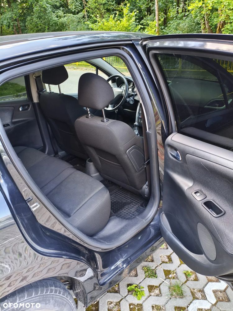 Peugeot 207 - 26