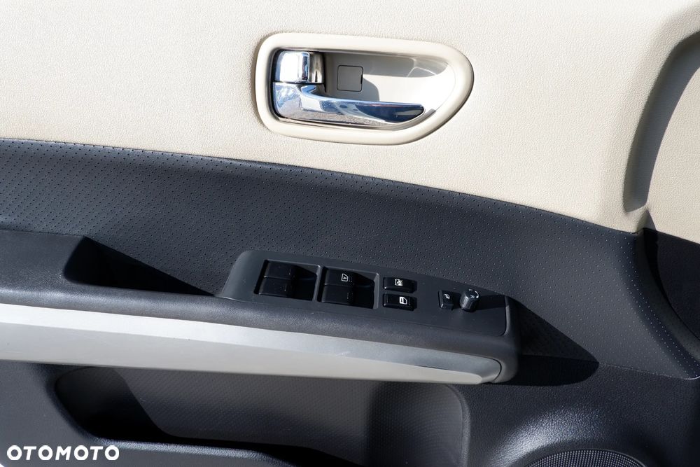 Nissan X-Trail 2.0 dCi 4x4 DPF Automatik Platinum - 24