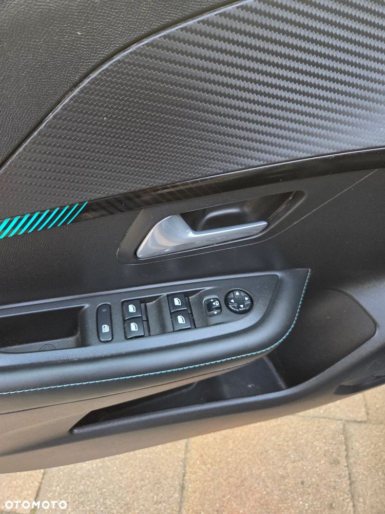 Peugeot 208 PureTech 100 EAT8 Allure - 20