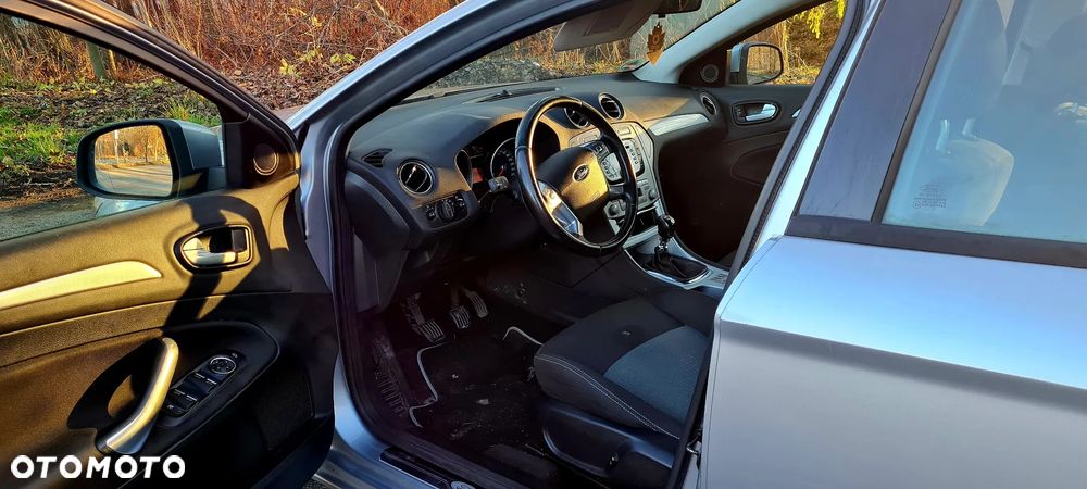 Ford Mondeo 2.0 TDCi Ambiente - 21