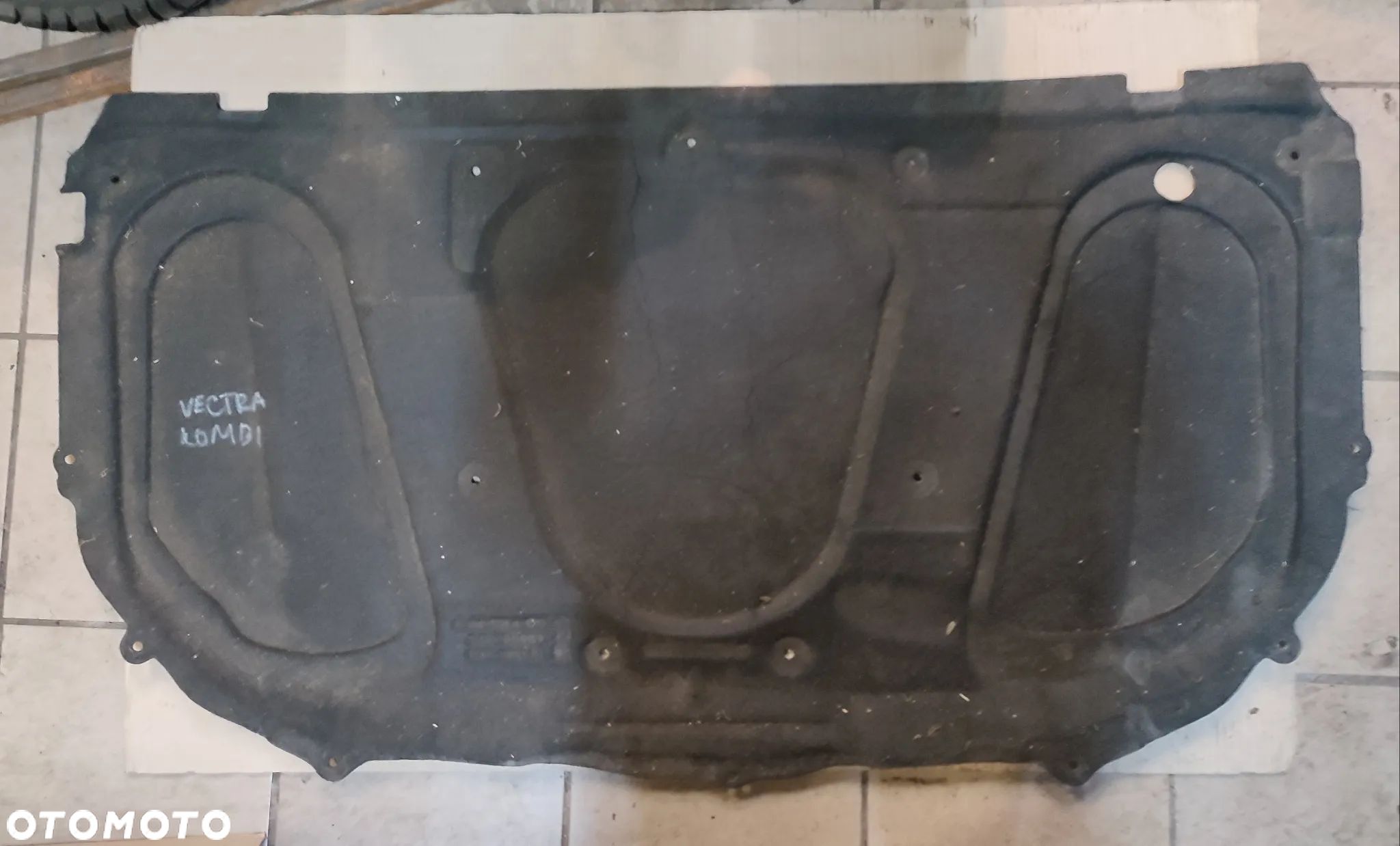 Opel Vectra C wygłuszenie maski silnika podbitka - 1