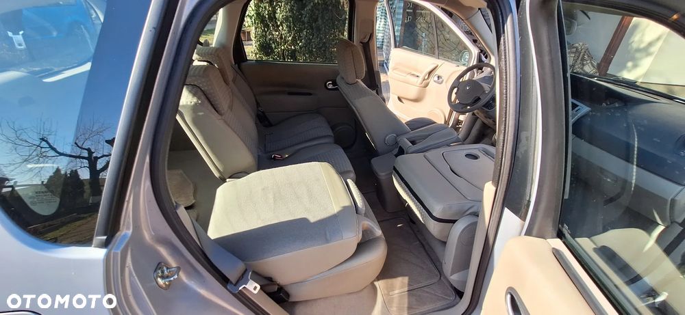 Renault Scenic 2.0 16V Luxe Expression - 9