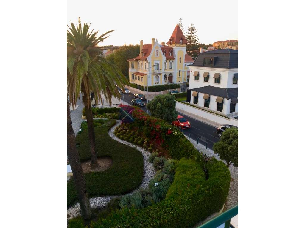 Apartamento T2 para arrendamento no Estoril, junto à praia da Azaru... - Grande imagem: 4/19