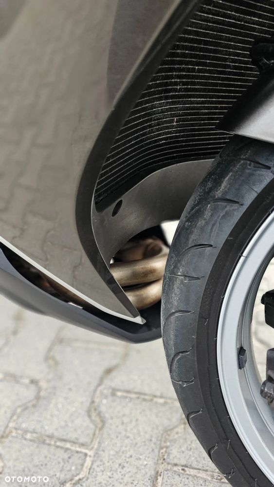 Honda VFR - 14
