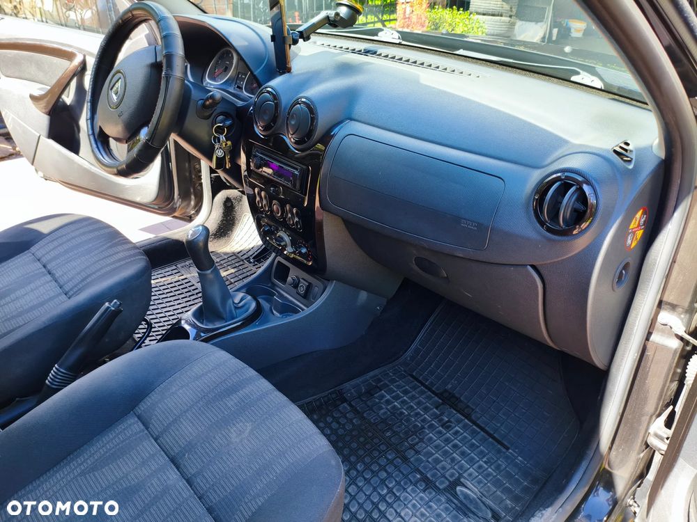 Dacia Duster 1.6 - 15