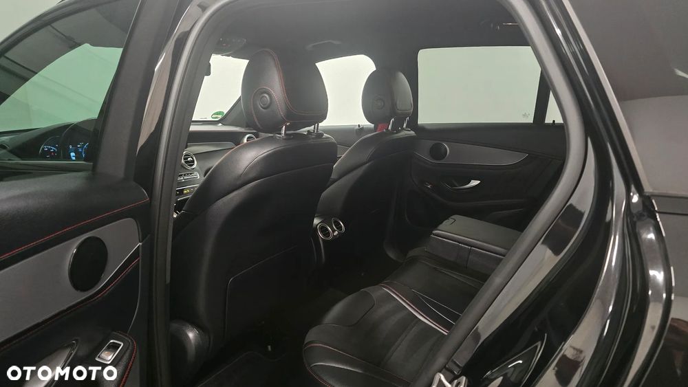 Mercedes-Benz GLC 300 d 4Matic 9G-TRONIC AMG Line Plus - 6