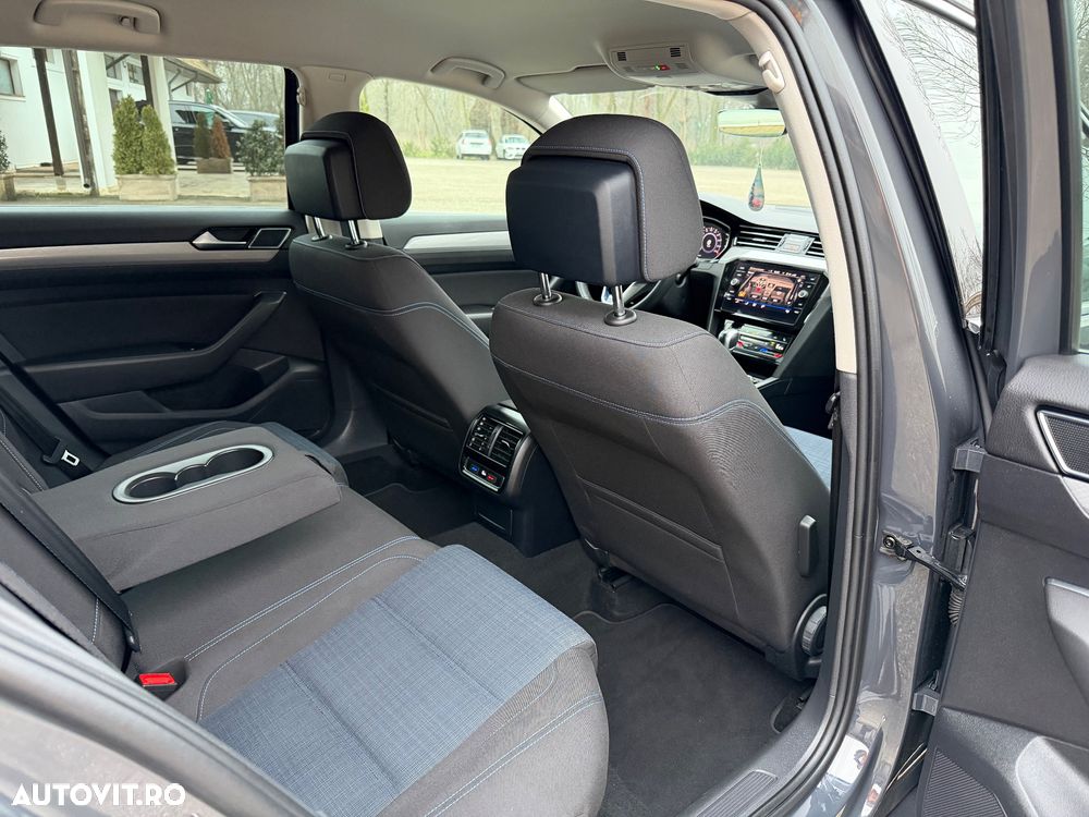Volkswagen Passat - 19