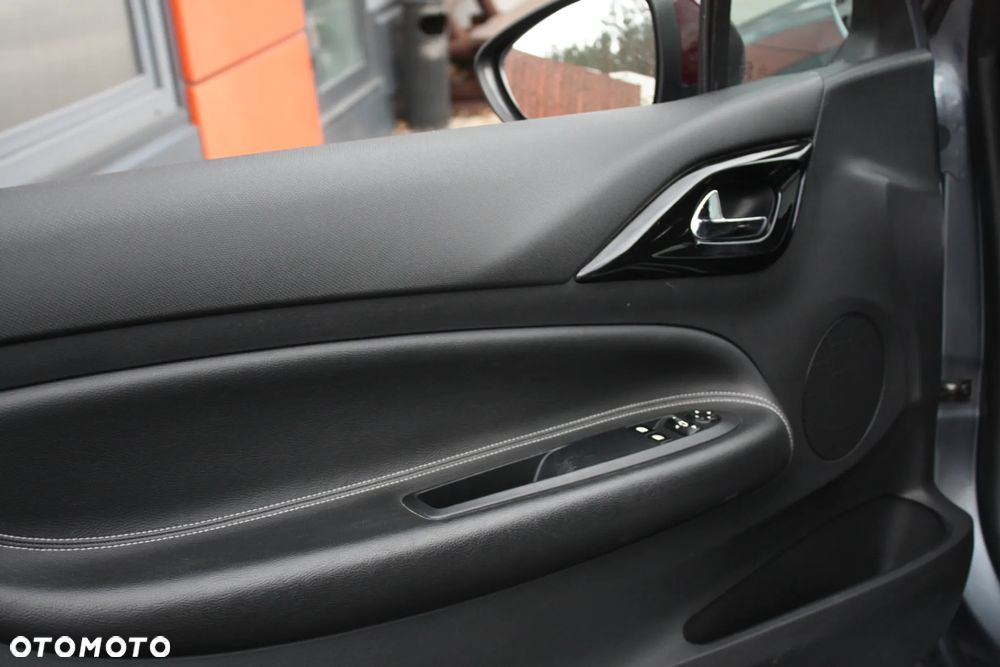 Citroën DS3 THP 155 SportChic - 16