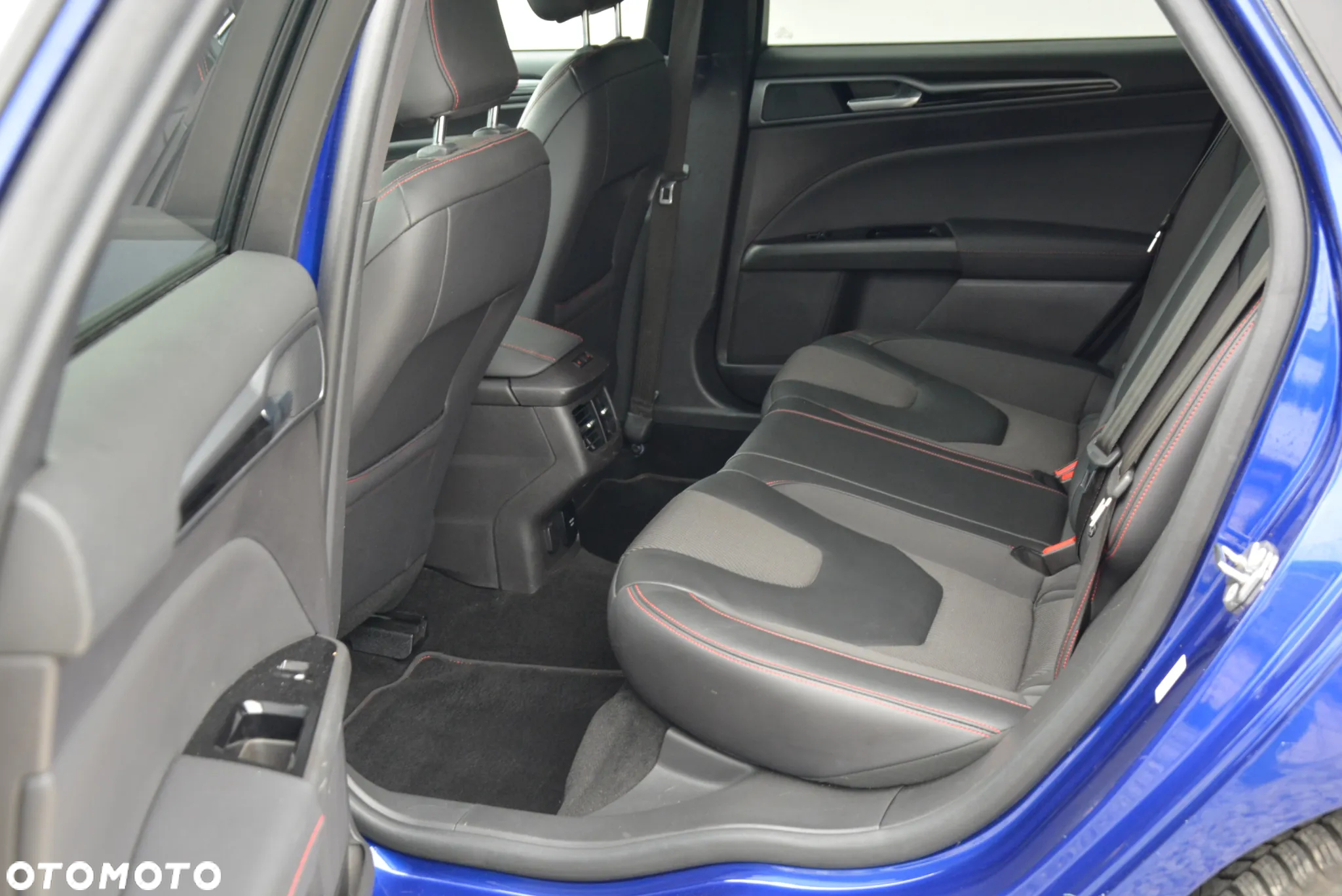 Ford Mondeo 2.0 EcoBoost Start-Stopp Autom ST-Line - 28