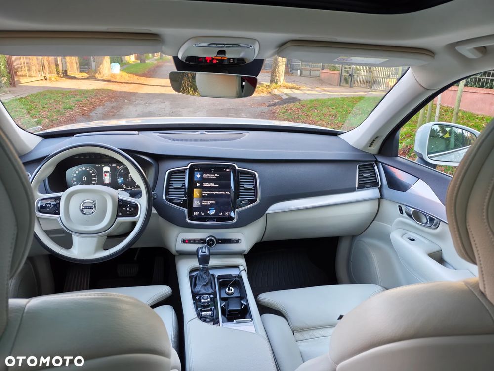 Volvo XC 90 D5 AWD Momentum 7os - 23