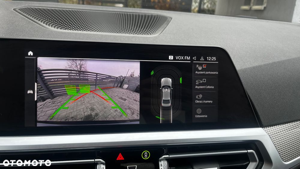 BMW Seria 3 330e PHEV sport - 34