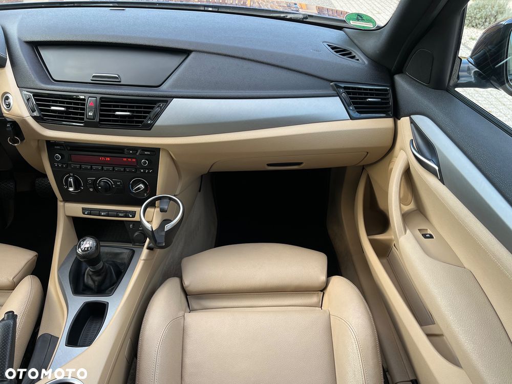 BMW X1 sDrive18d Sport Line - 34