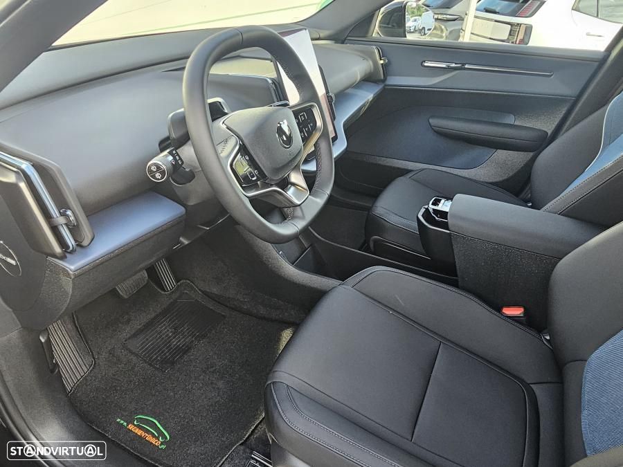 Volvo EX30 Single Motor Extended Range RWD Core - 17