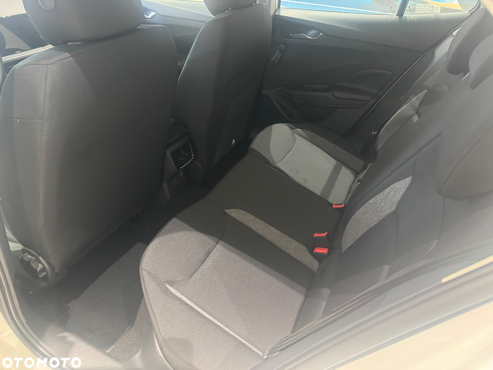 Skoda Fabia 1.0 Essence - 7