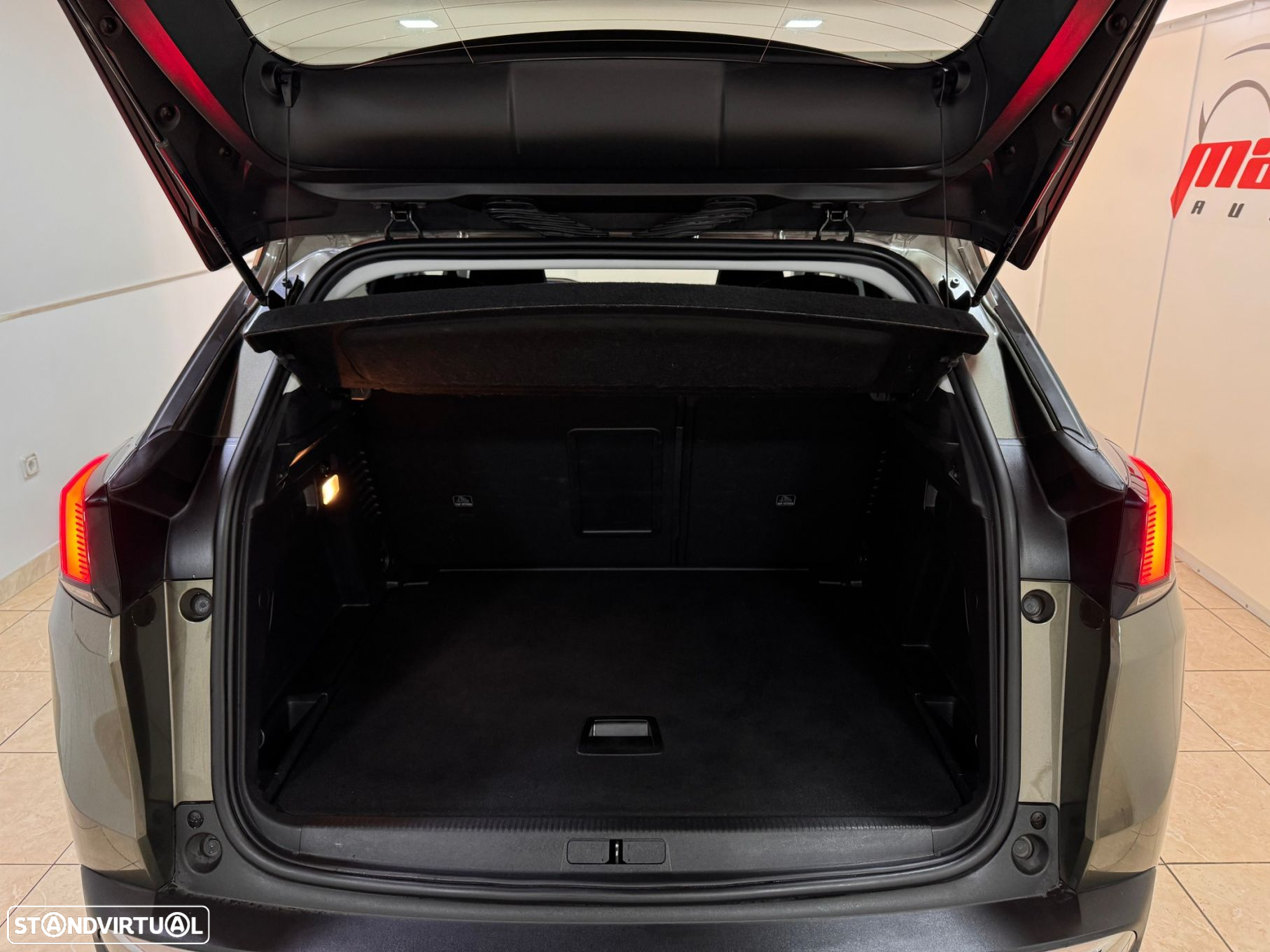 Peugeot 3008 1.5 BlueHDi Active - 9