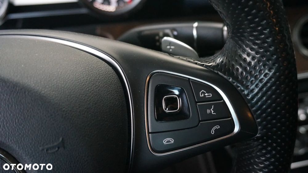 Mercedes-Benz Klasa E 220 d 9G-TRONIC - 17