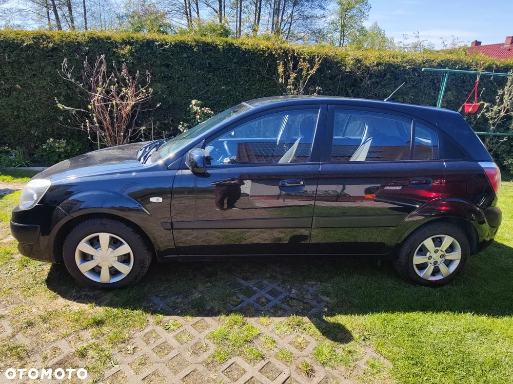 Kia Rio - 3