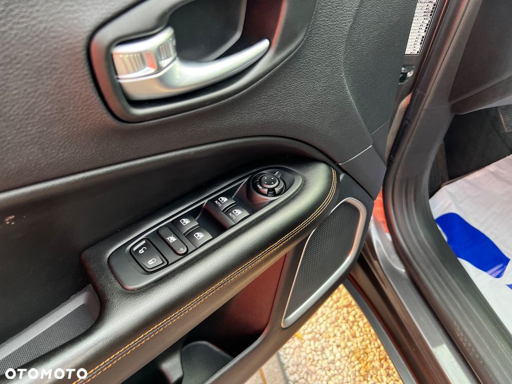 Jeep Compass - 10