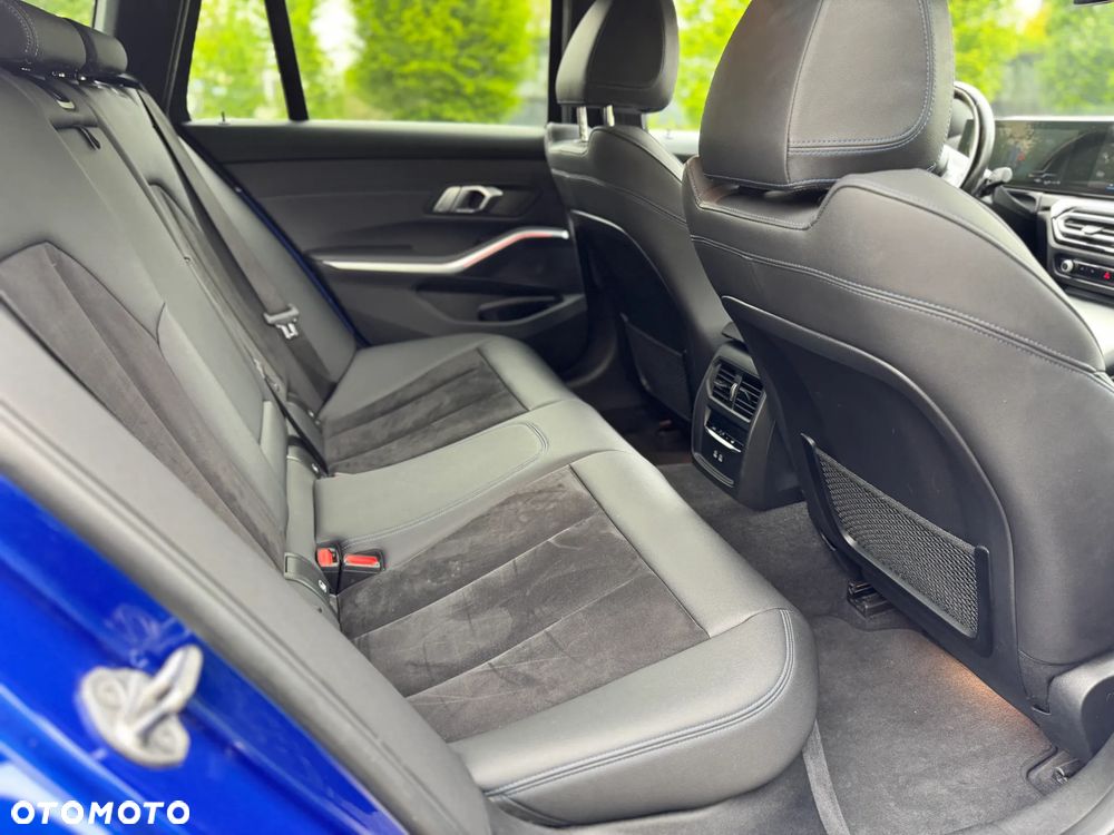 BMW Seria 3 320d xDrive M Sport sport - 27
