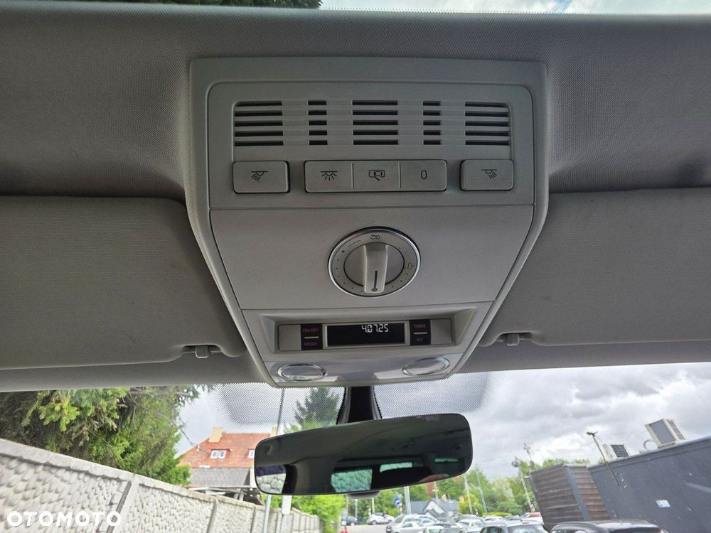 Volkswagen Multivan 2.0 BiTDI L1 Highline 4Motion DSG - 23