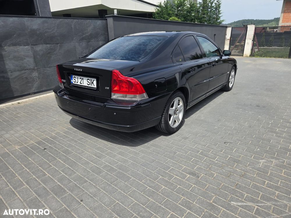 Volvo S60 2.4 D Momentum Geartronic - 4