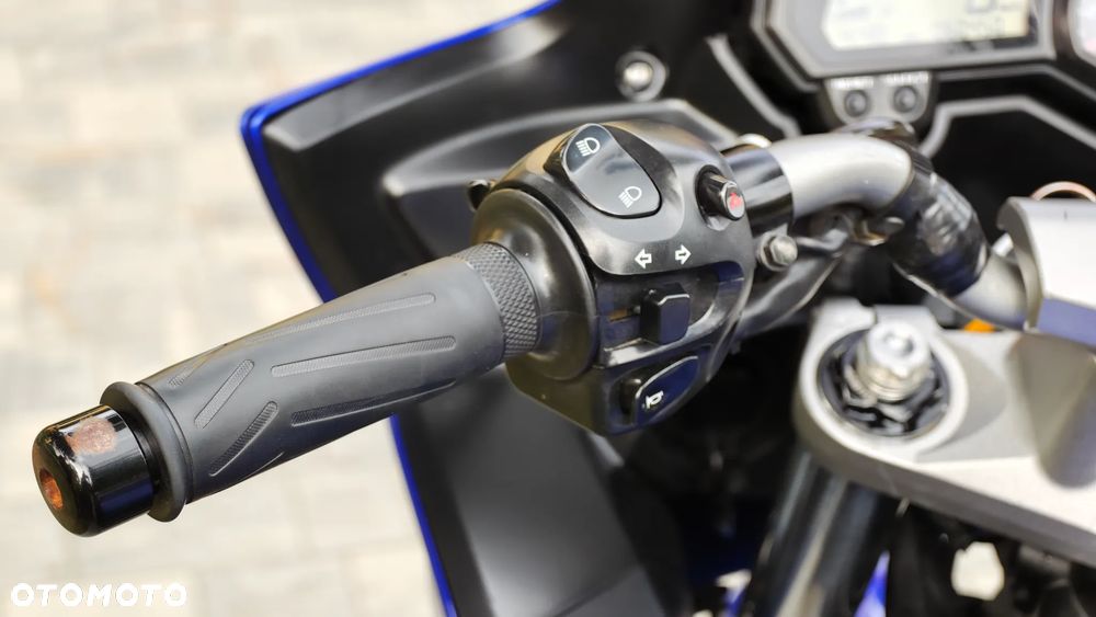 Yamaha FZ6 - 16