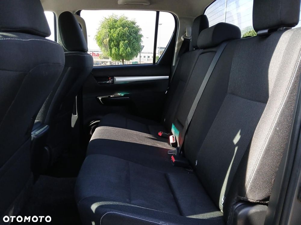 Toyota Hilux 2.8 D-4D Double Cab SR5 4x4 - 15