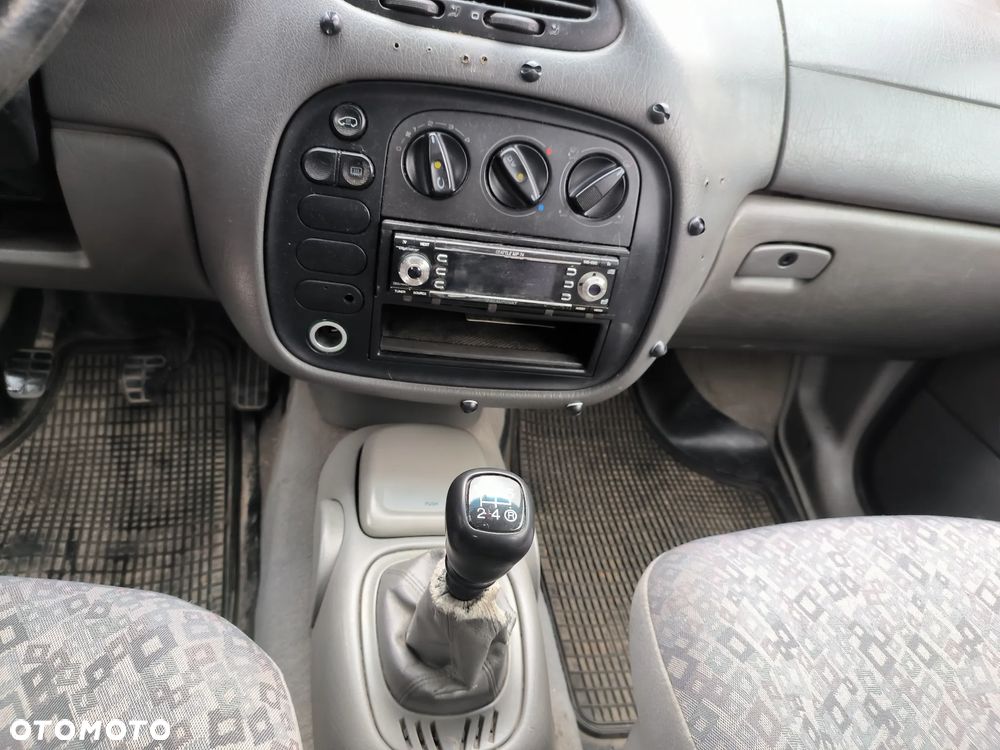 Ford Galaxy 1.9 TDI - 16