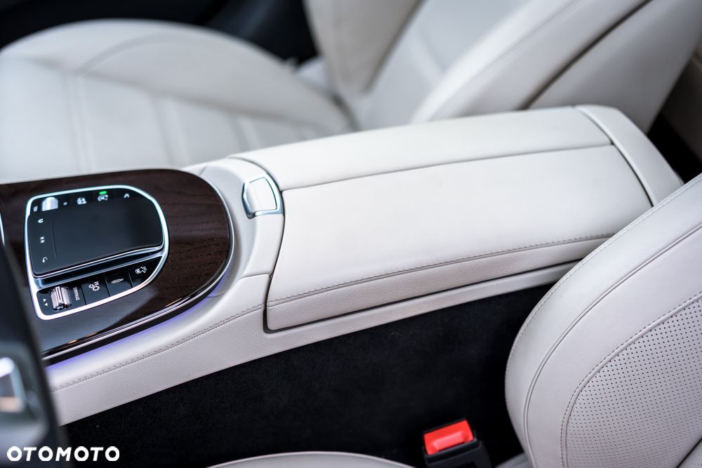 Mercedes-Benz Klasa E AMG 63 S 4Matic+ 9G-TRONIC - 35